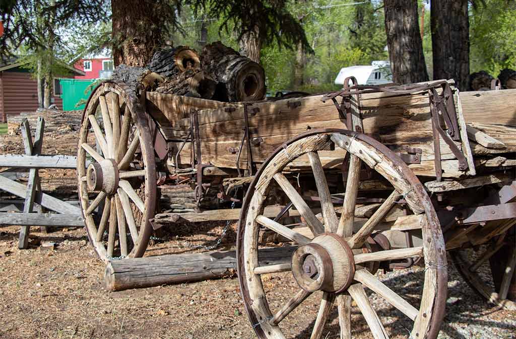 Antique Wagon on the property of Island Acres Resort Motel