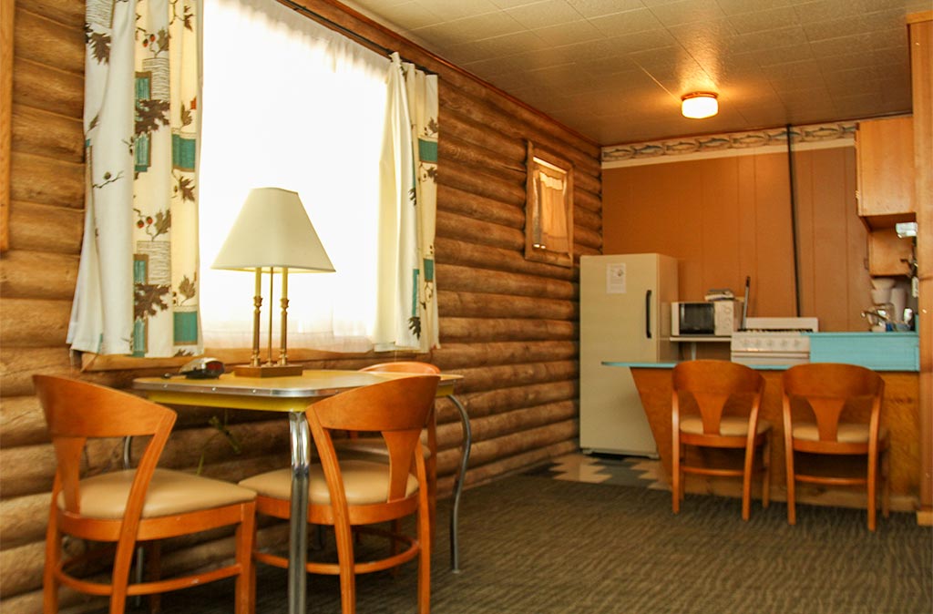 Island Acres Resort Motel loc log cabins