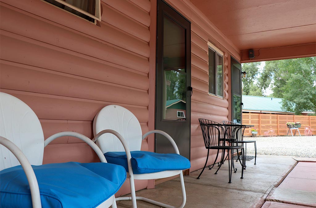 Vintage Seating Island Acres Resort Motel